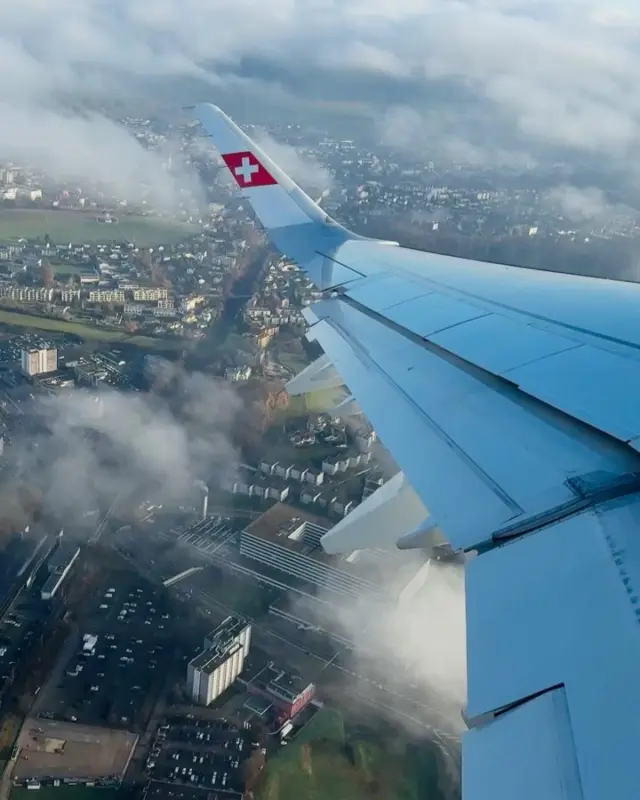 Some Zurich April highlights ☀️
• Zurich Airport Trips & flying over Switzerland 
• @jucker_farm time & great strawberries 
• @rootsandfriends healthy lunch & the spring blossom as a bonus 
• Great cocktails at @igniv_zurich bar 
• Coffee time at @bar45zurich 
• @confiseriespruengli coffee & dessert moments 

#zurich #цюрих #швейцария #swissglam #swissblog #swissblogger #visitzurich #myswitzerland