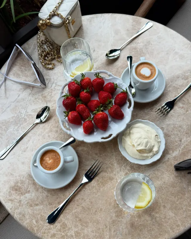 Zurich spring delights - from Chagal stained glass windows, farmer's market till new restaurants & arty places outside the city 🍃
• the newly opened @capri.zurich restaurant in Seefeld district 
• Zurich old town walks 
• @johnbakerltd bakery & their great coffee 
• Flags of guilds in the Zurich streets during the spring holiday Sechseläuten 
• St. Peter Pharmacy @stpeterapotheke_zuerich with its herbal products 
• Zurich farmer's market @visitzurich 
• @lindthomeofchocolate & its real chocolate fountain 
• @restaurant.lulu.zh right near the @operzuerich 
• @enealandscapearchitecture tree museum just 35 min from Zurich & their recent art piece 
• Chagal stained glass windows at the @fraumuenster church 

*All photos & videos are #shotoniphone16promax @apple 

#zurich #swissglam #swissblog #swissblogger #visitzurich #myswitzerland #zurichguide #zuricheats #zurichrestaurants